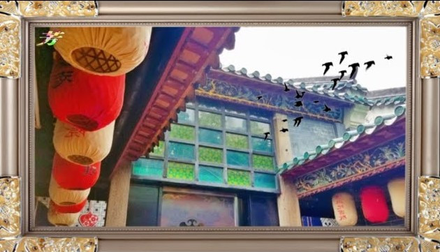 鬧市中，廟宇中，有所過百年的書院，現在還有書籍及相關物品，以自助購物形式售賣，好有特色的一處打卡景點噢 !  ~ 油麻地書院 ~